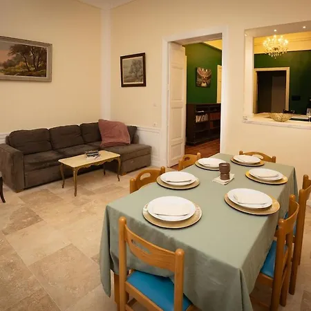 Apartamento Spacious In The Heart Of Carcassonne