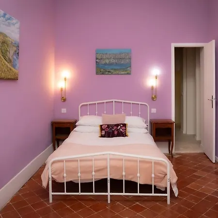 Spacious In The Heart Of Apartment *