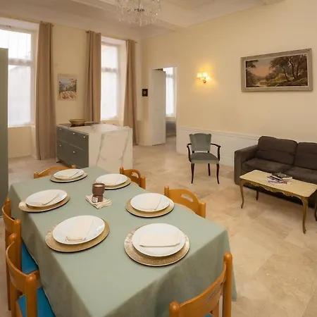Spacious In The Heart Of Apartment Carcassonne